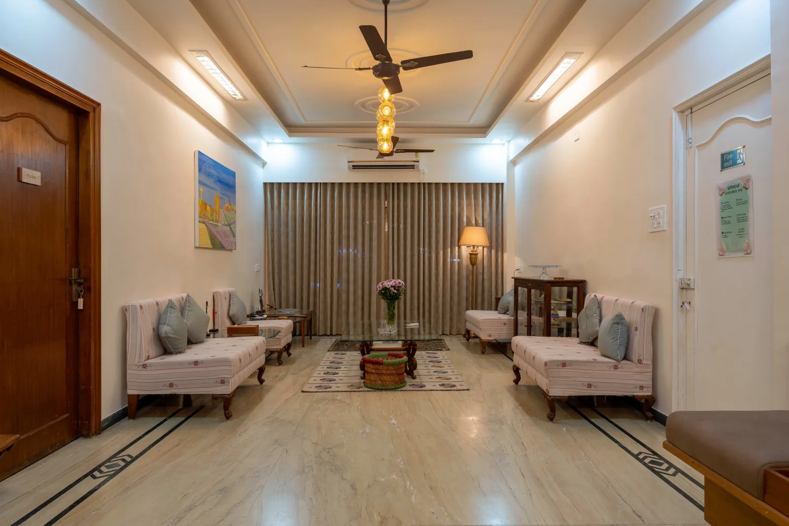 Living Room photo 2