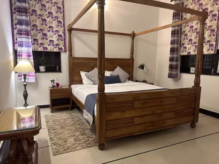 Dahlia Room photo 2